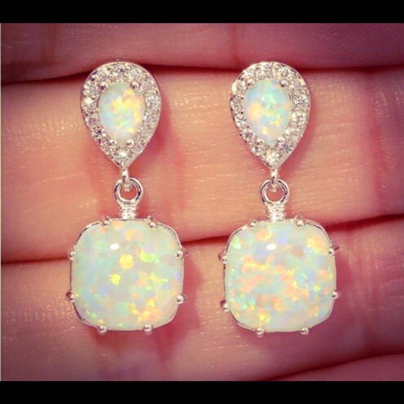 Vintage Jewelry - White Fire Opal 925 Sterling Silver Earrings